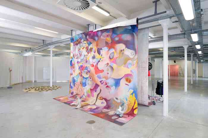 vue_d-exposition_sur_pierres_brulantes_triangle_asterides_centre_d-art_contemporain_friche_la_belle_de_mai_marseille_2020__aurel