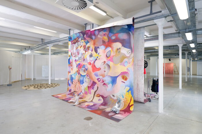 vue_d-exposition_sur_pierres_brulantes_triangle_asterides_centre_d-art_contemporain_friche_la_belle_de_mai_marseille_2020__aurel