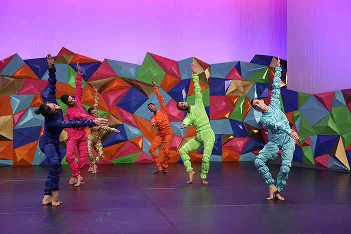 3_charles_atlas_tesseract_2016_choregraphie_rashaun_mitchell_et_silas_riener_courtesy_de_l-artiste_et_luhring_augustine_gallery_