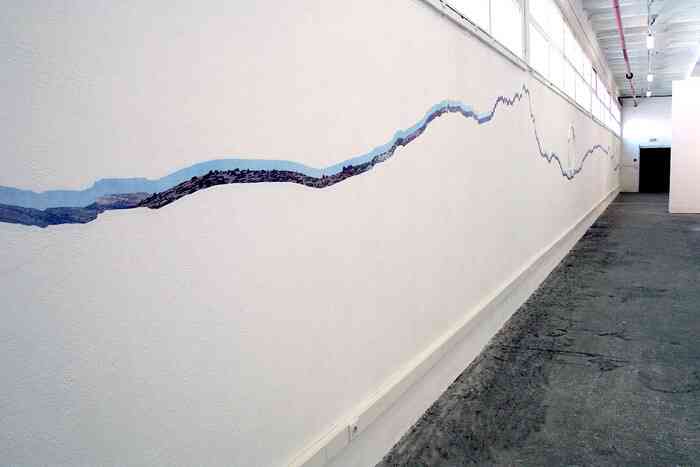 stephanie_majoral_une_ligne_d_horizon_2001_photocopies_coul_collees_exp_throokinglass_2002_3