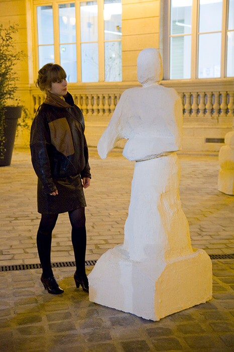 5_laurie_charles_sans_titre_2013_polystyrene_platre_gres_email_peinture_courtesy_de_l_artiste