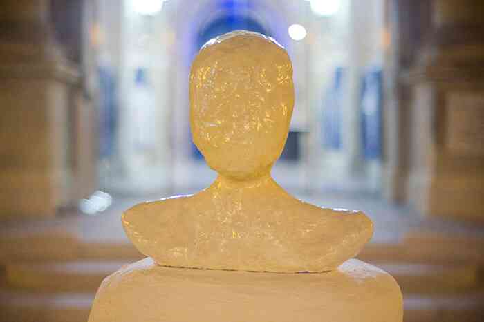 2_laurie_charles_sans_titre_2013_polystyrene_platre_gres_email_peinture_courtesy_de_l_artiste