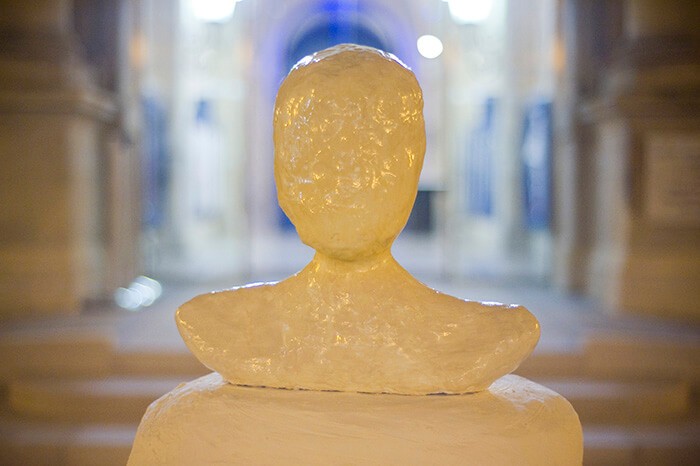 2_laurie_charles_sans_titre_2013_polystyrene_platre_gres_email_peinture_courtesy_de_l_artiste