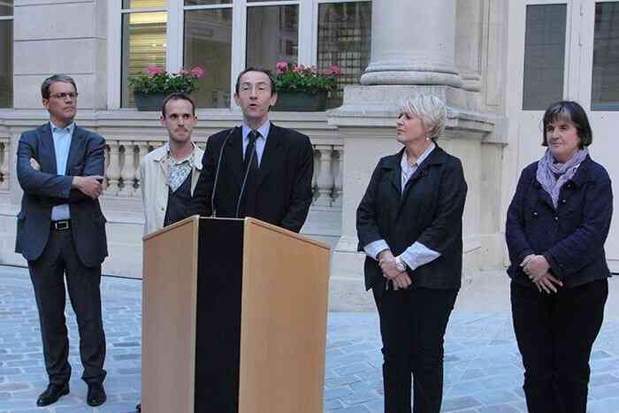 2_nicolas_momein_cul_de_sac_2012_camion_laine_de_roche_vernissage_courtesy_de_lartiste_et_galerie_white_project