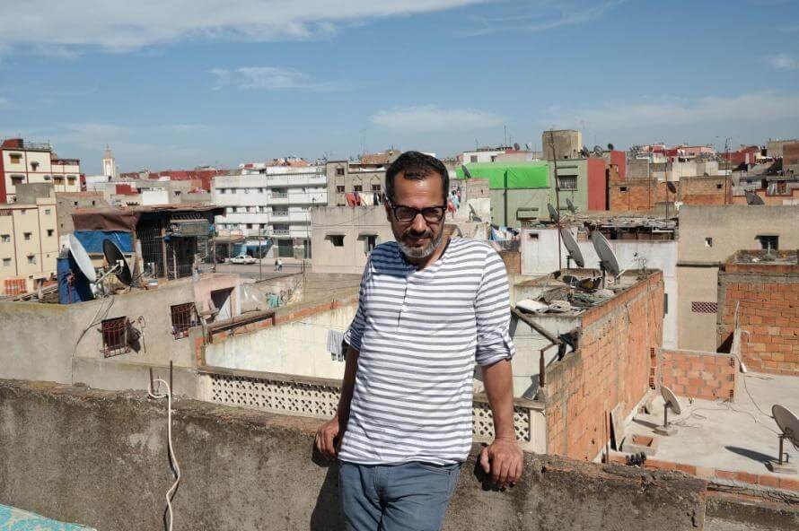 mohammed_laouli_sur_le_toit_de_la_maison_familiale_a_sale_maroc__mohammed_laouli