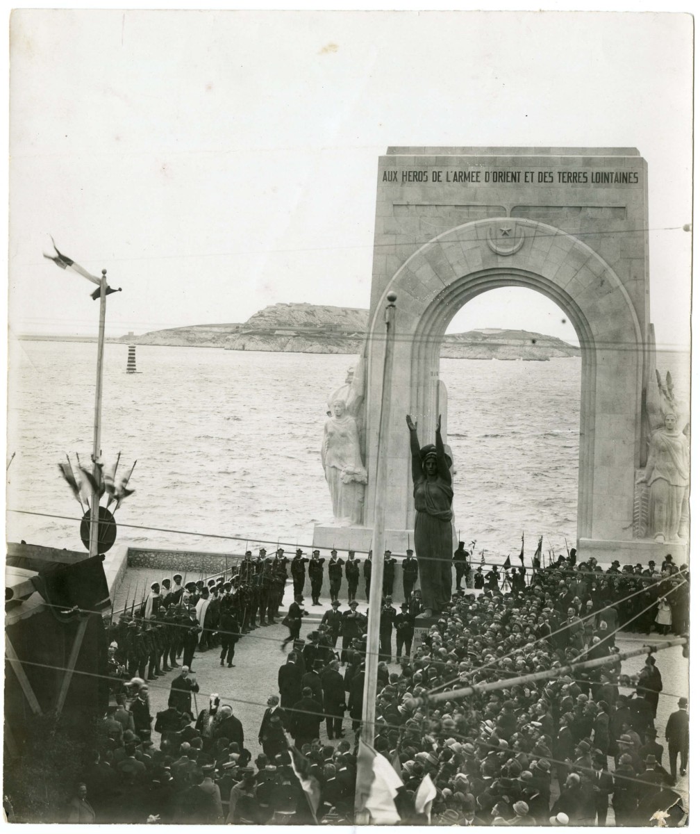inauguration_du_monument_aux_morts_d_orient_et_de_terres_lointaines_24_avril_1927_henri_giraud__archives_de_marseille_droits_res