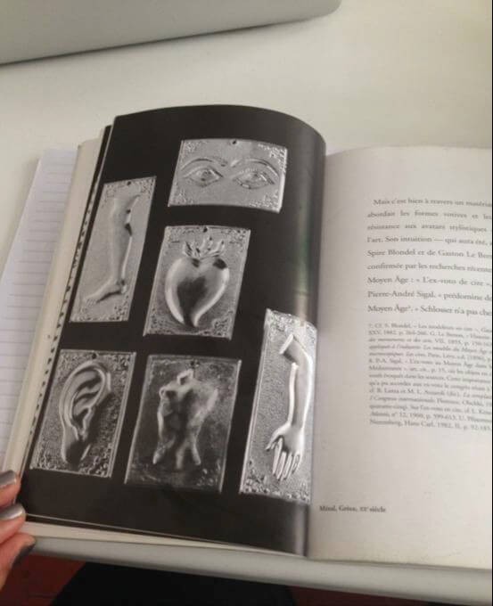 page_du_livre_ex-voto_images_organe_temps_de_georges_didi-huberman_photo_karima_boudou