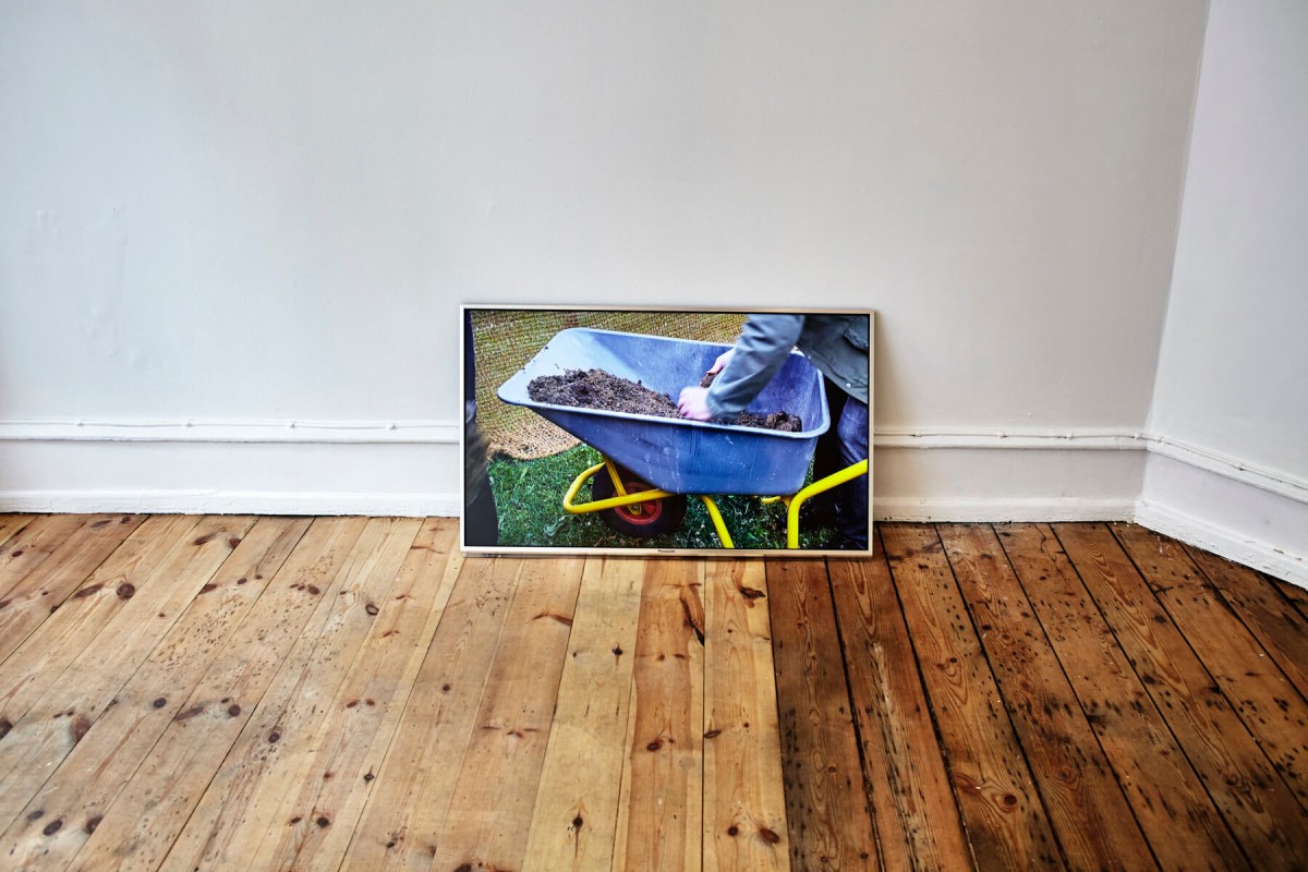 is_it_soil_this_thing_it_is_soil_by_ingrid_book_-_carina_heden_film_56_mins_2017